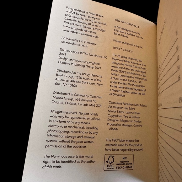 The Numinous Tarot Guide - A New Way To Read The Cards - Small Hardback Book - Picture 6 of 6